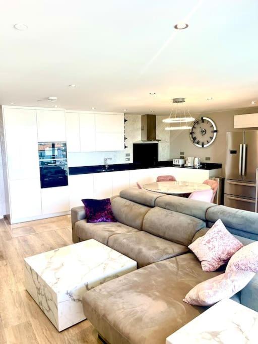 Ocean Village High Floor Luxury Modern Apartment ジブラルタル エクステリア 写真