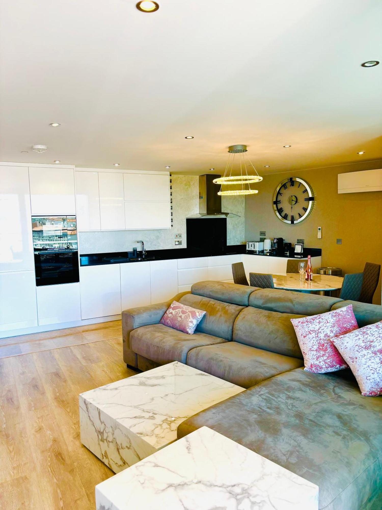 Ocean Village High Floor Luxury Modern Apartment ジブラルタル エクステリア 写真