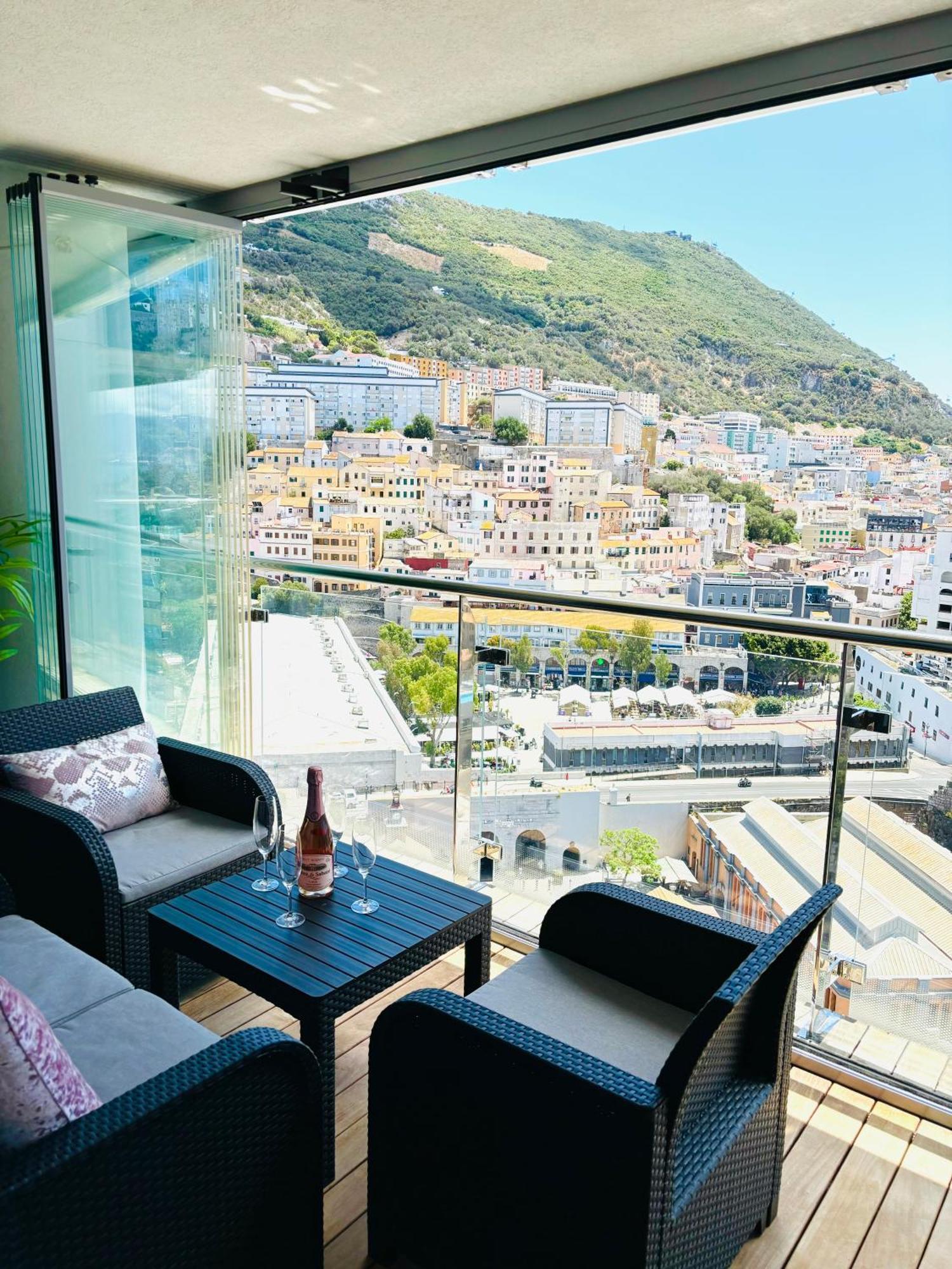 Ocean Village High Floor Luxury Modern Apartment ジブラルタル エクステリア 写真