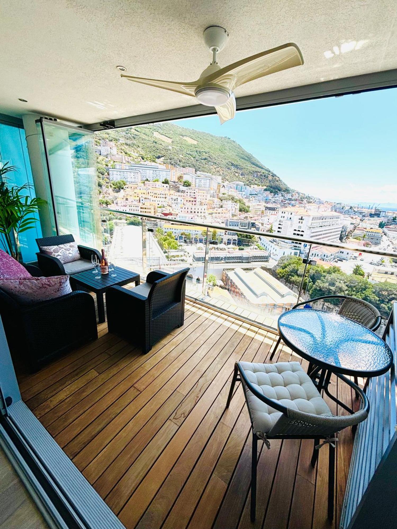 Ocean Village High Floor Luxury Modern Apartment ジブラルタル エクステリア 写真