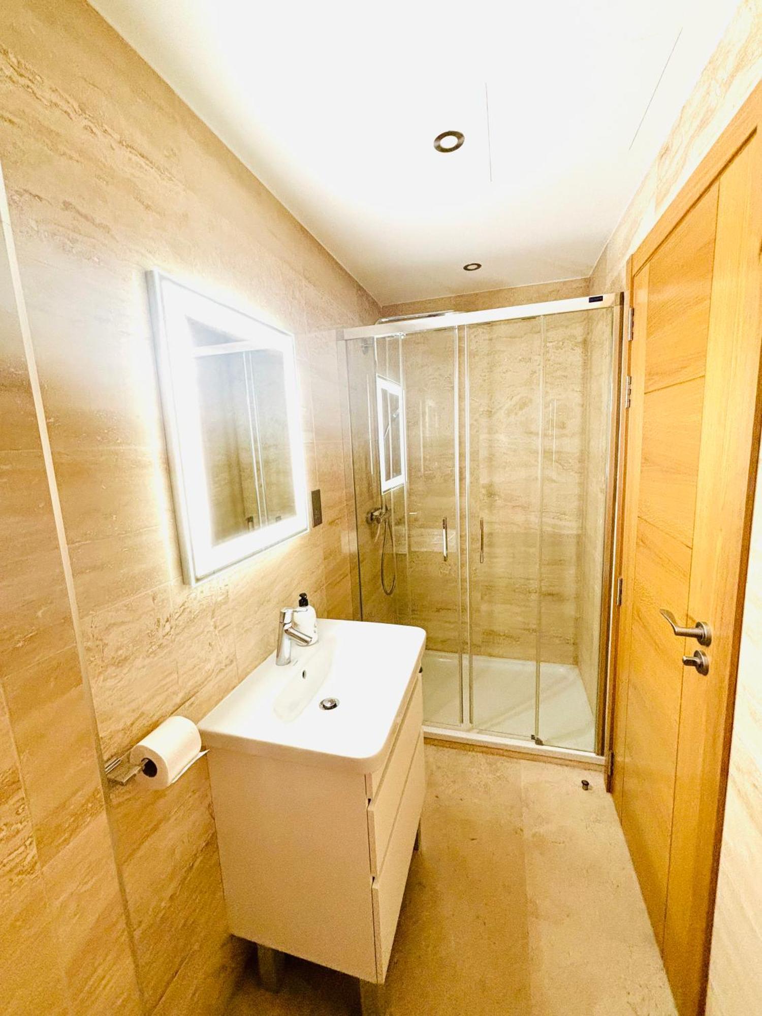 Ocean Village High Floor Luxury Modern Apartment ジブラルタル エクステリア 写真