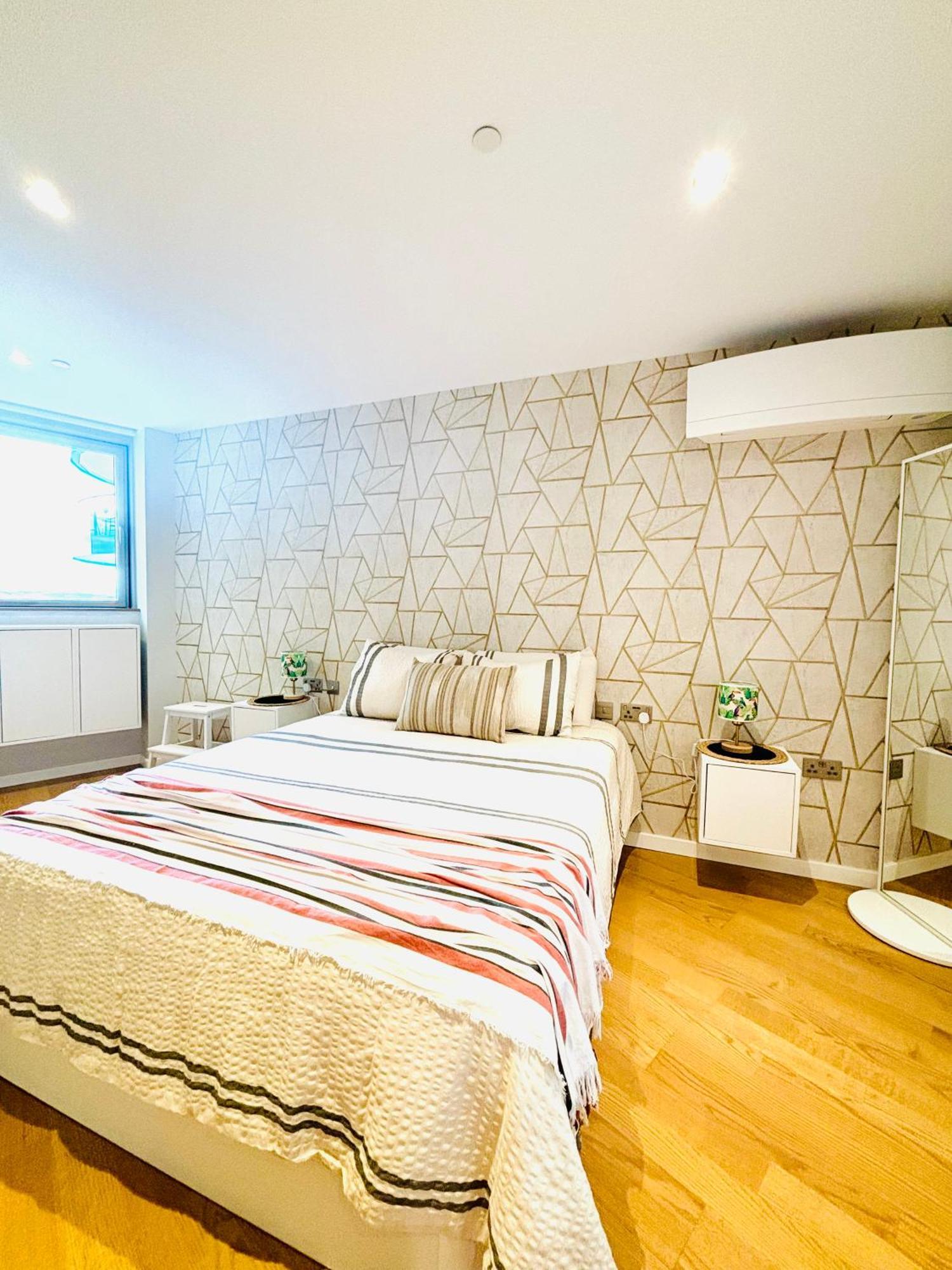 Ocean Village High Floor Luxury Modern Apartment ジブラルタル エクステリア 写真